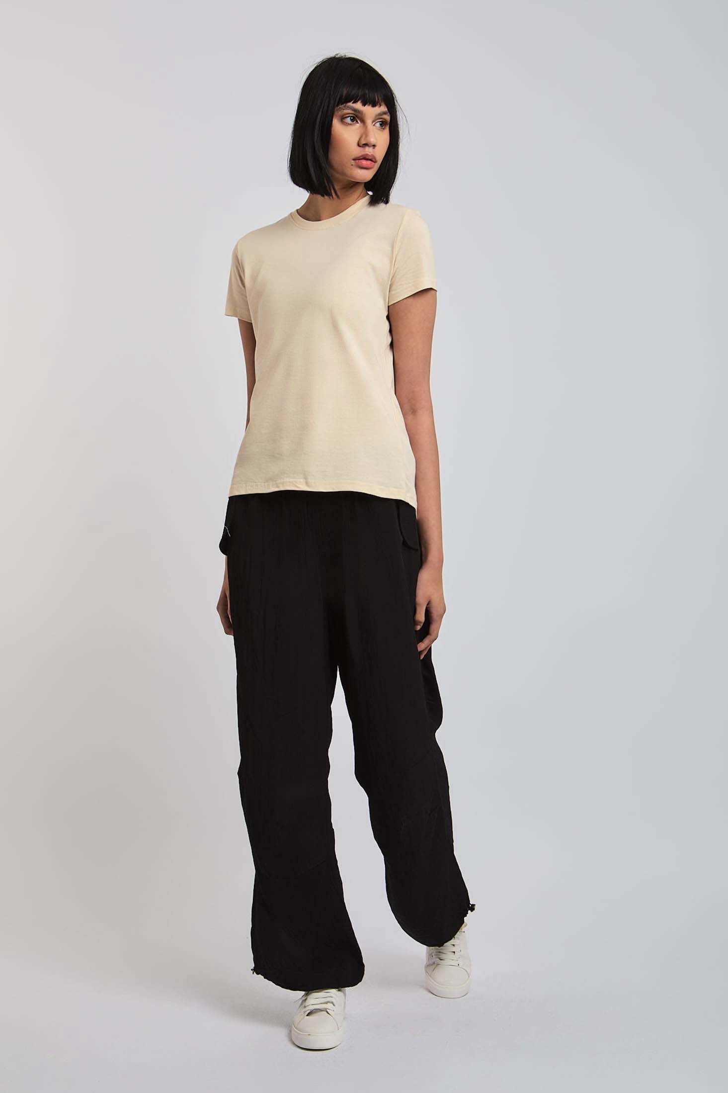 Women  T-Shirt  Regular Fit  With Curved Hem Shirt Tail Beige