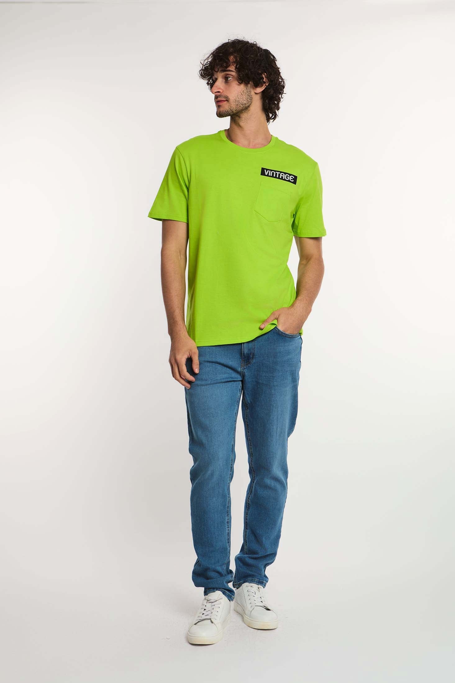 تي شيرت رجالي كاجوال بقصّة عادية من القطن مع جيب باللون الأصفر