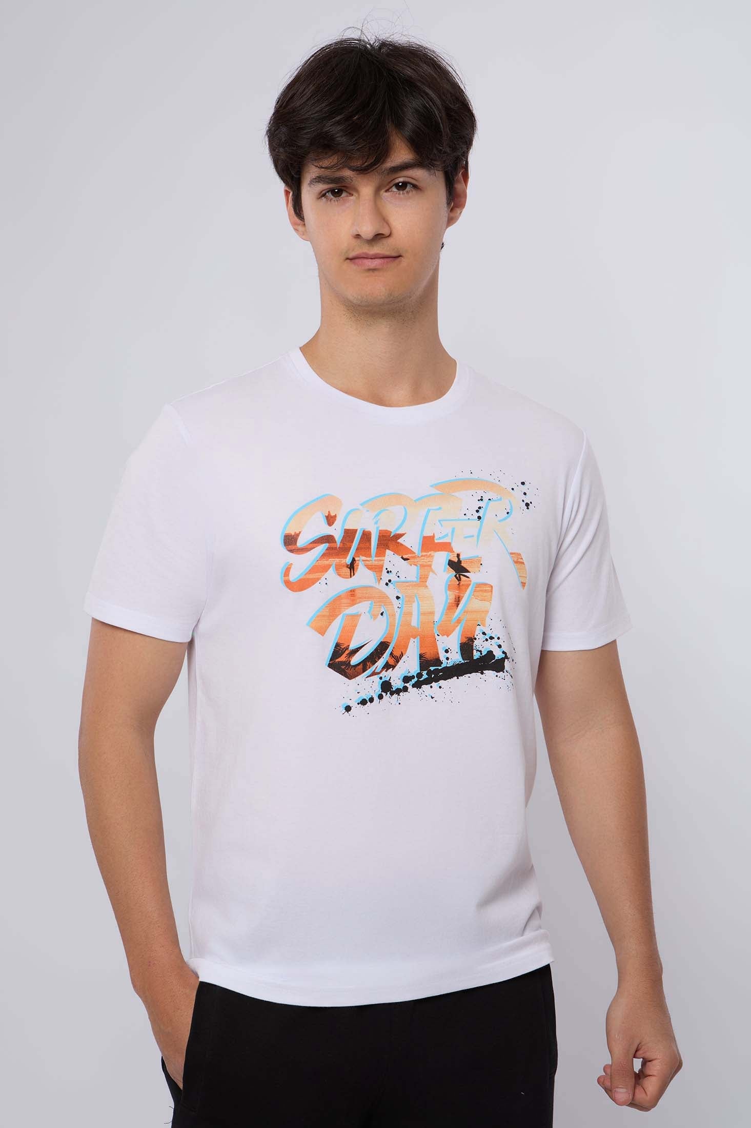 تي شيرت رجالي كاجوال بقصّة عادية من القطن باللون الأبيض