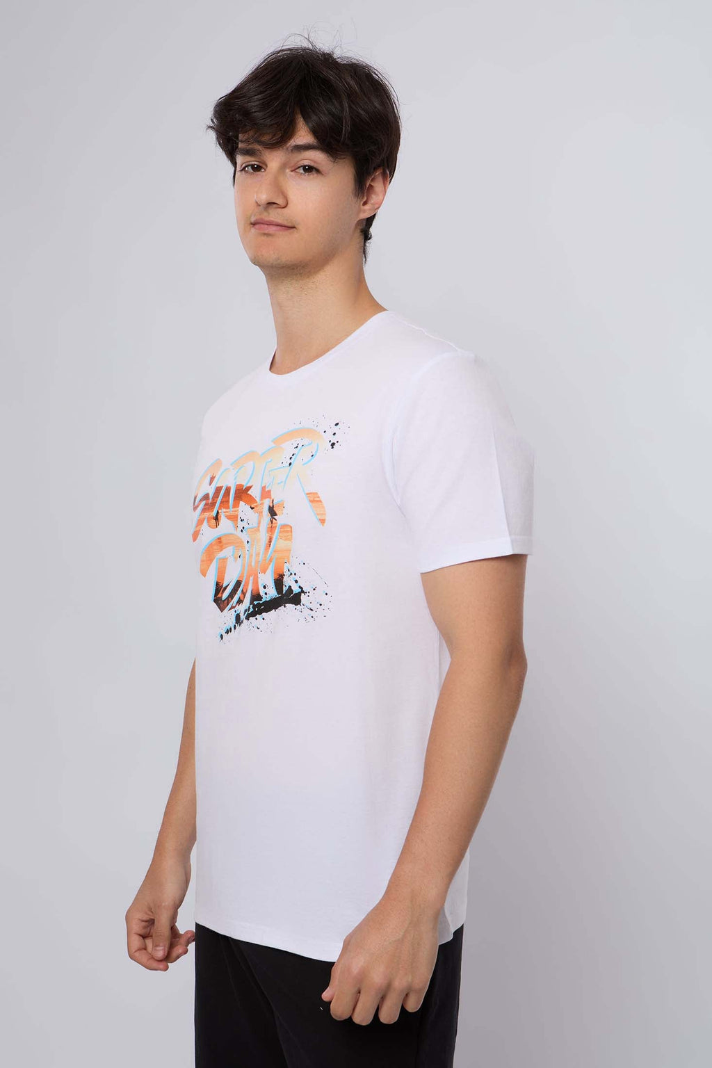 تي شيرت رجالي كاجوال بقصّة عادية من القطن باللون الأبيض