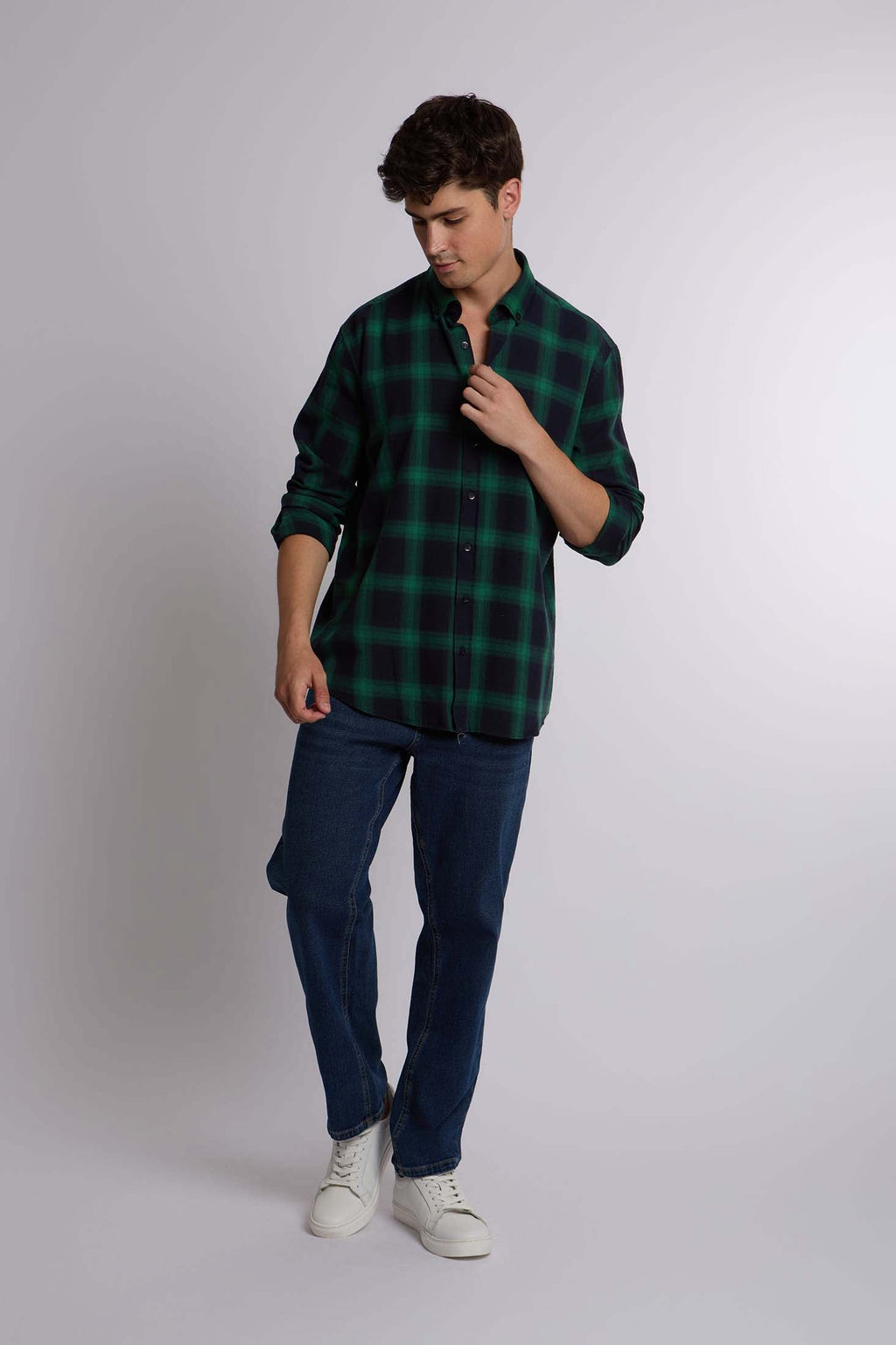 قميص رجالي بقصّة عادية من القطن بأكمام طويلة، لون بيج