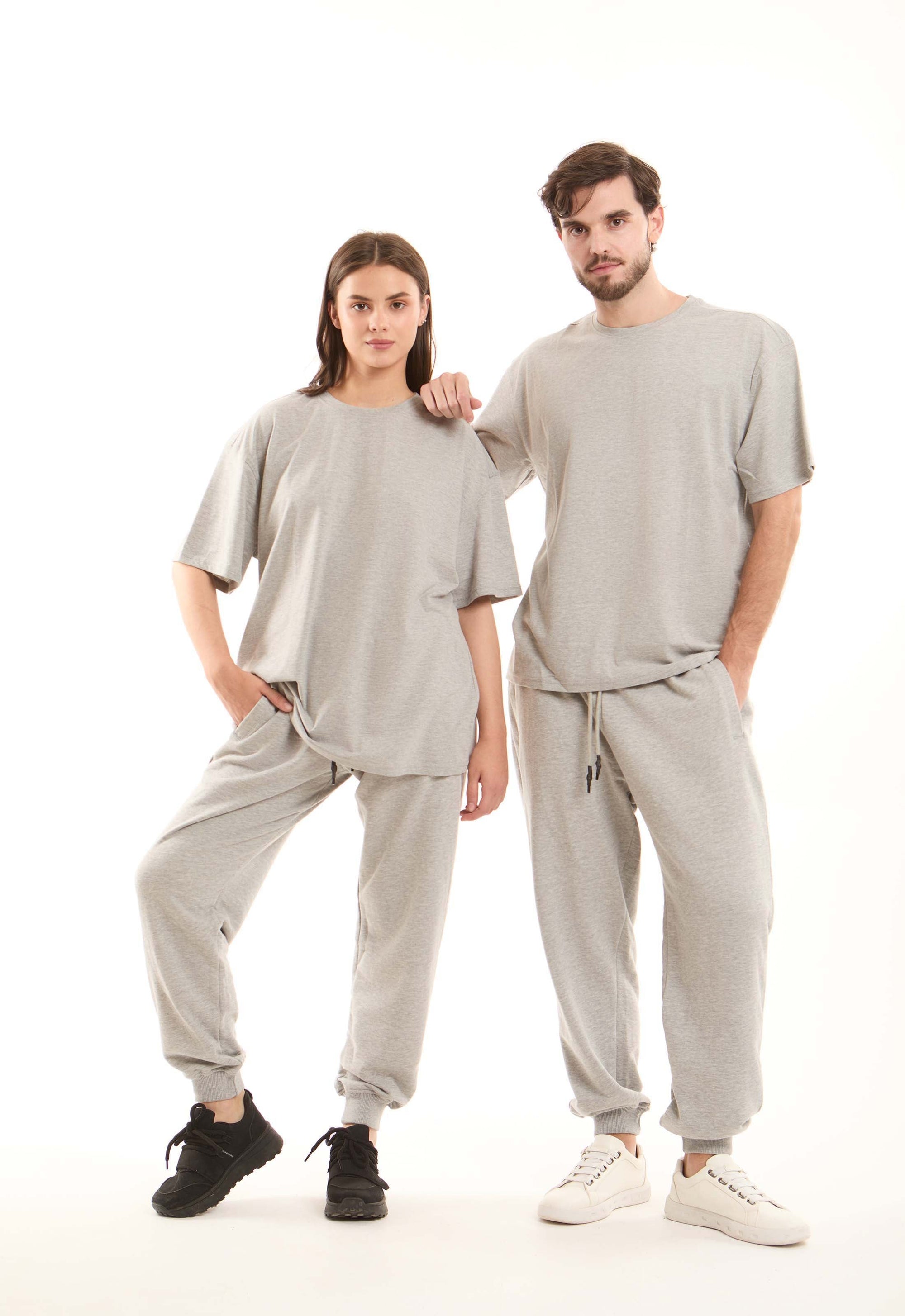 Unisex Elbow-Sleeves Solid Basic Tee