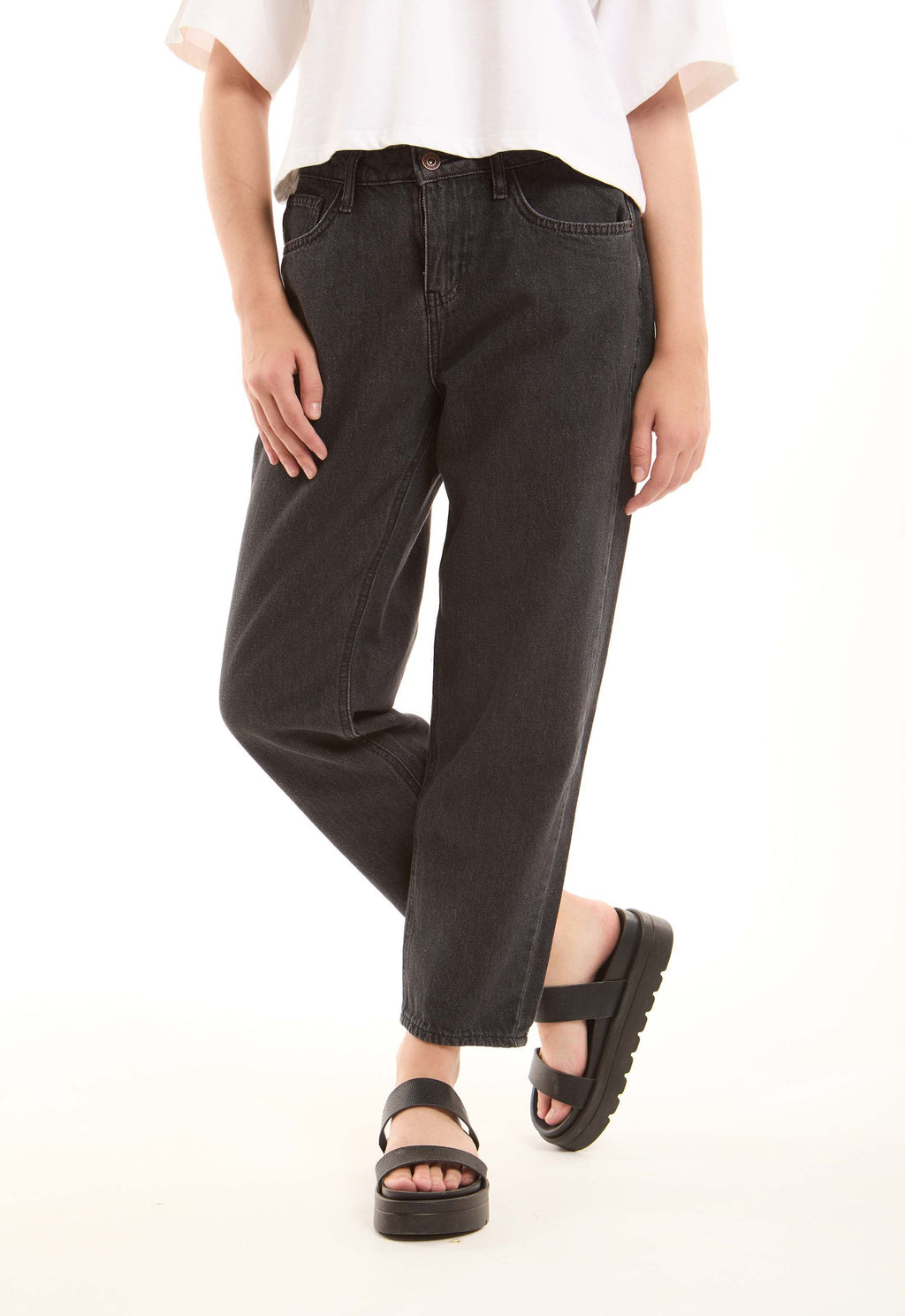 Relaxed Tapered Denim Pants