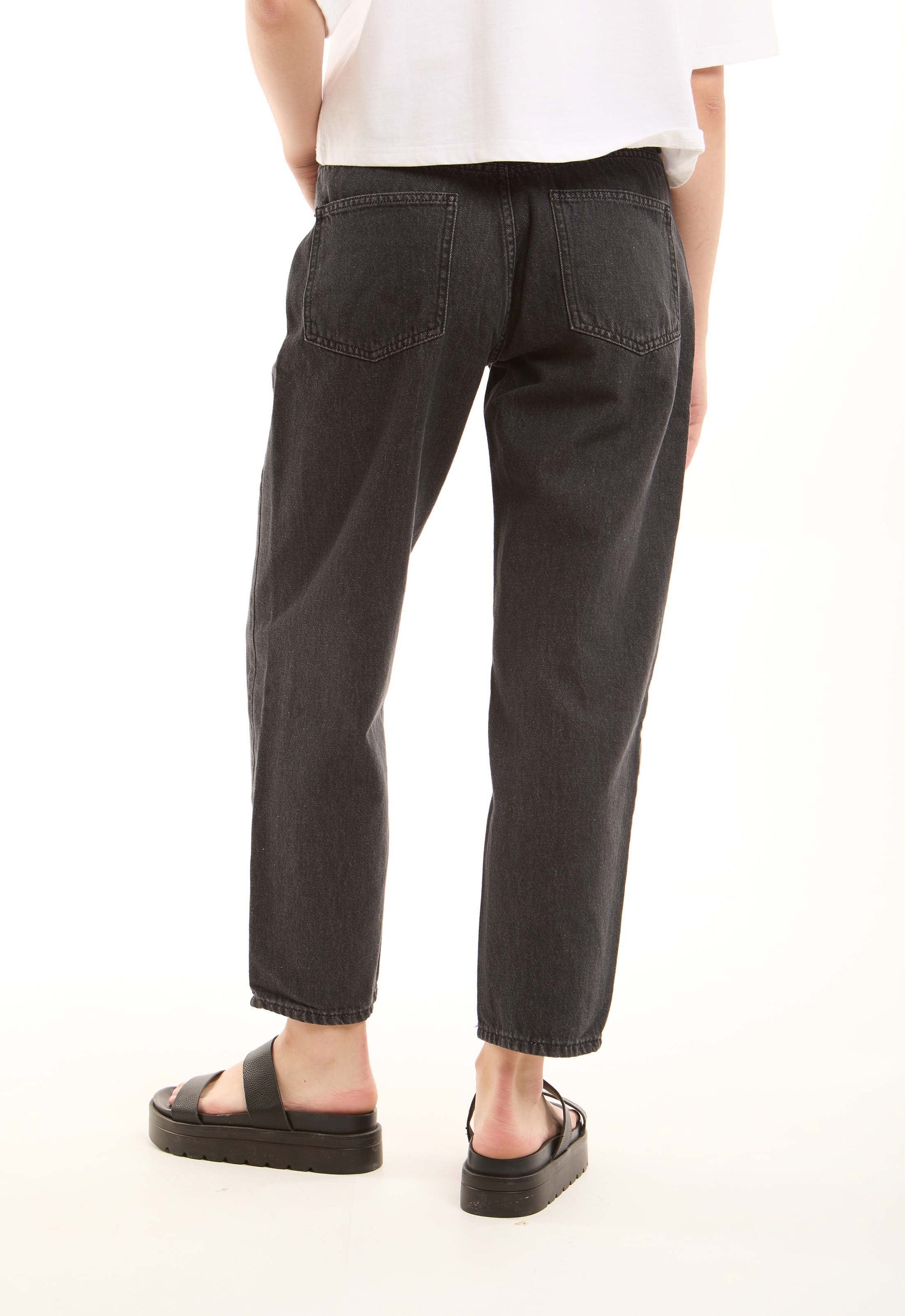 Relaxed Tapered Denim Pants