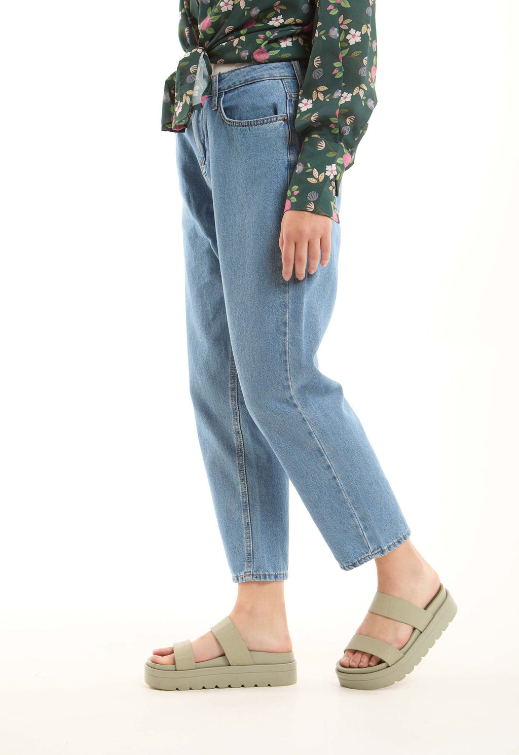 Relaxed Tapered Denim Pants