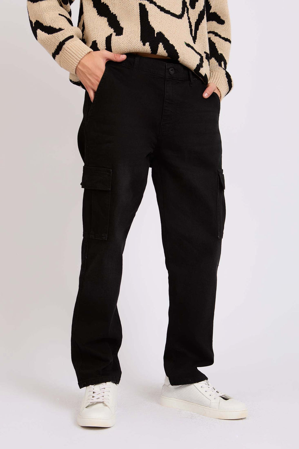 Men Standard Cargo Jeans Black