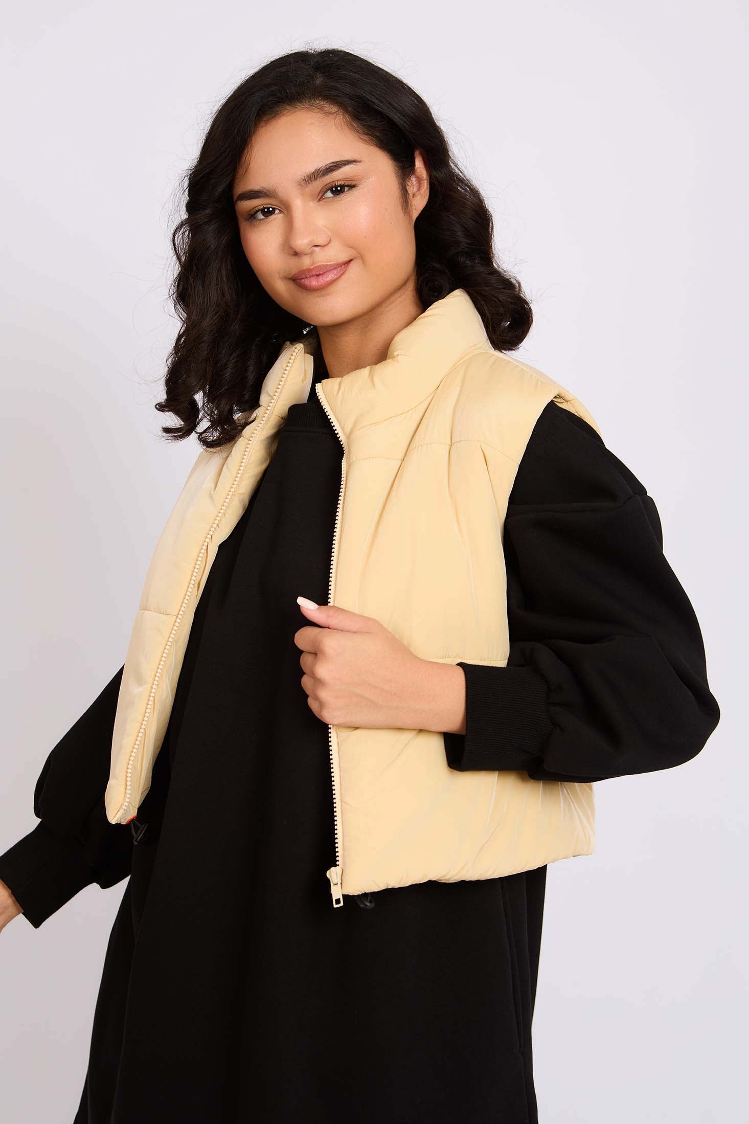 Women Cropped Puffer Vest Beige