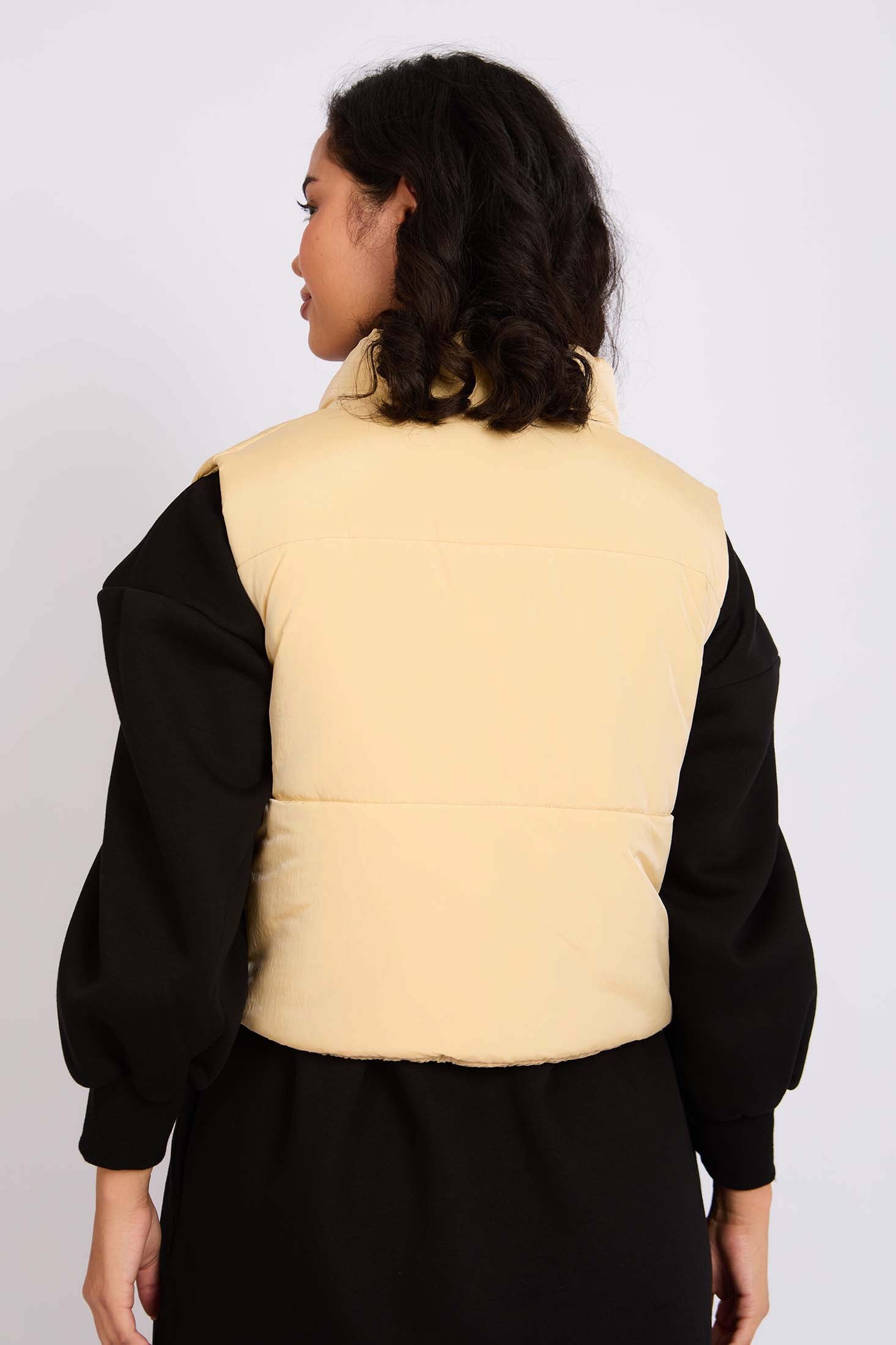 Women Cropped Puffer Vest Beige