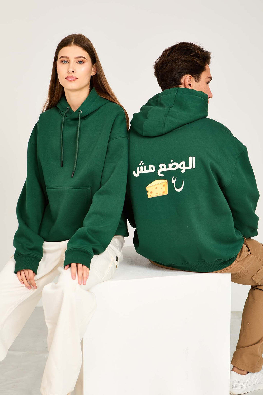 سويت شيرت للجنسين، بغطاء رأس مطبوع وفضفاض، باللون الأخضر