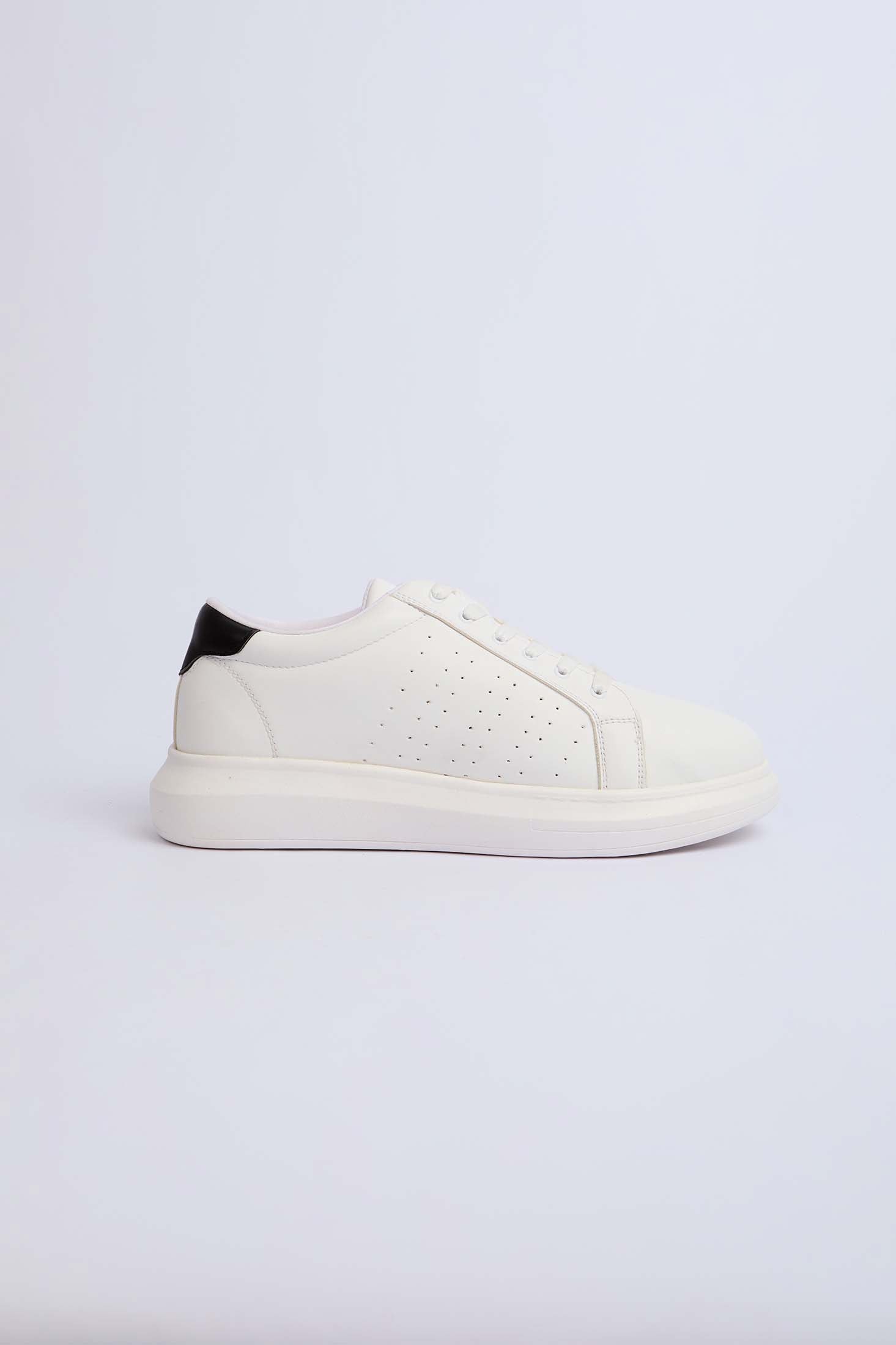 Men  Shoes Sneakers White