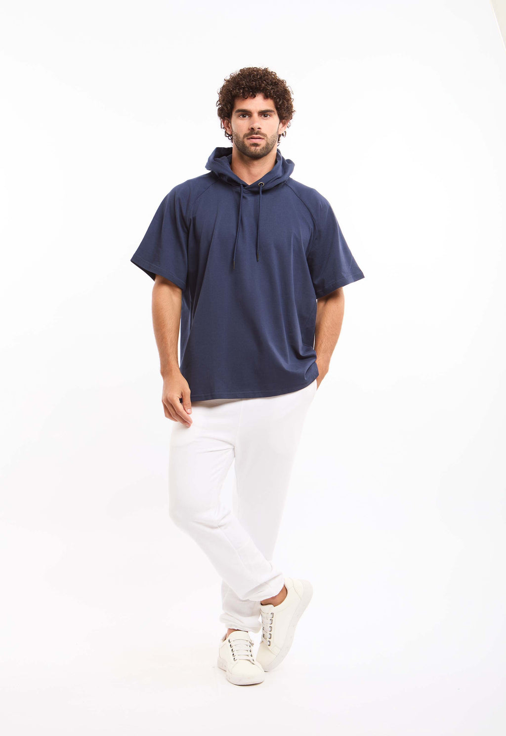 تي شيرت رجالي بغطاء رأس أزرق