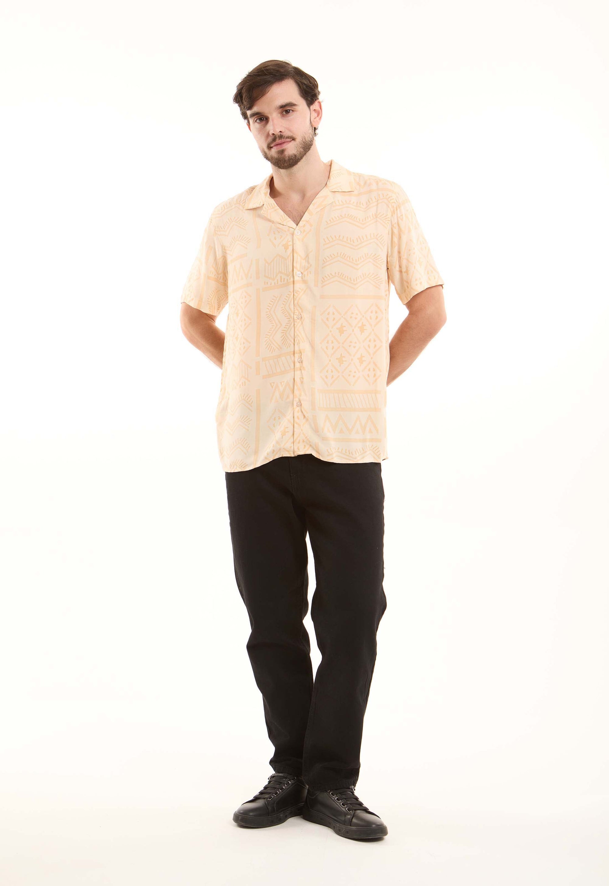 Short Sleeves Comfy Shirt with Random Pattern