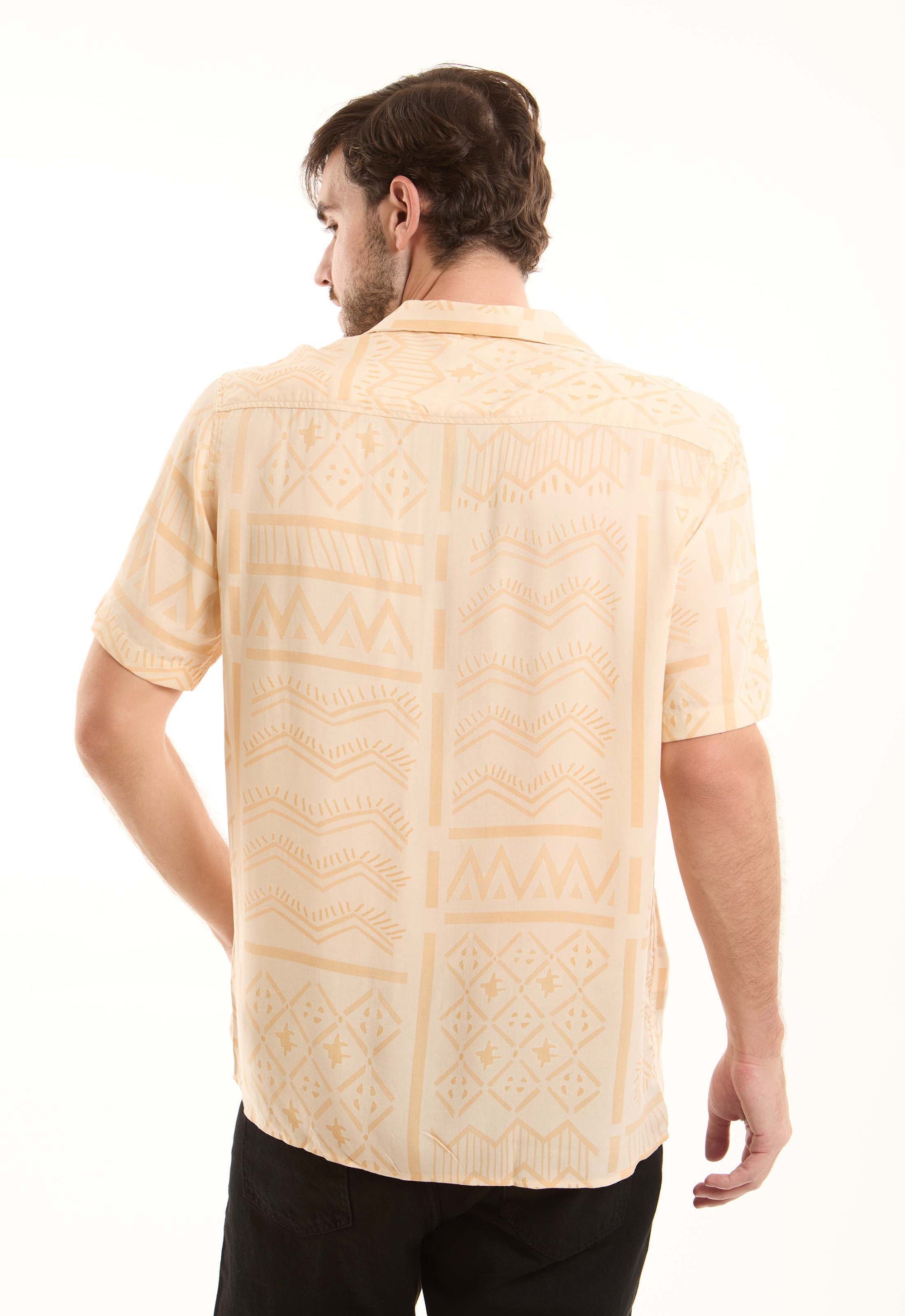 Short Sleeves Comfy Shirt with Random Pattern