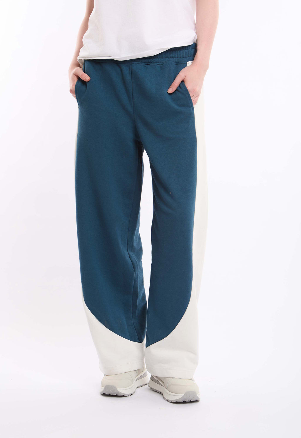 Wide-Leg Pants with Two-Tone Design