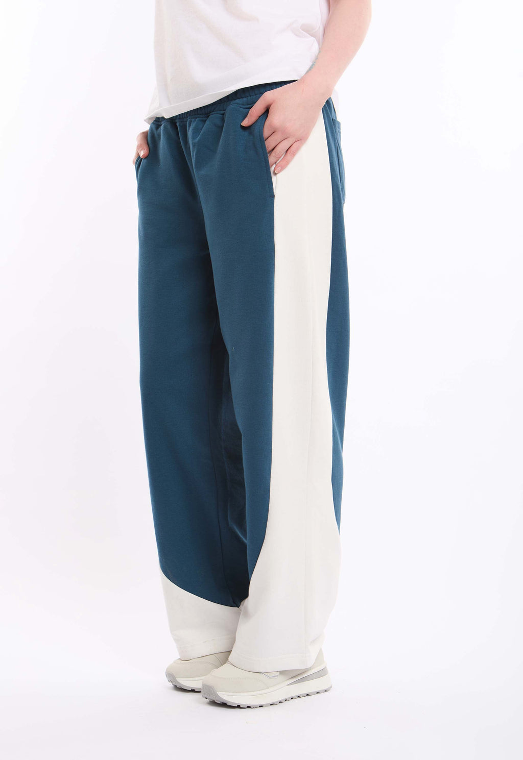 Wide-Leg Pants with Two-Tone Design