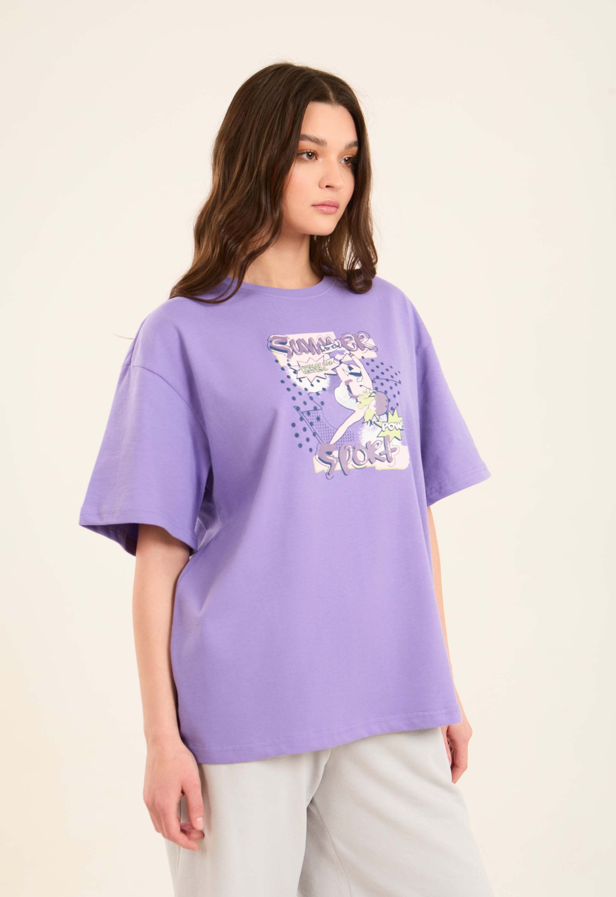 Elbow Sleeves Tee with "Summer Sport" Print