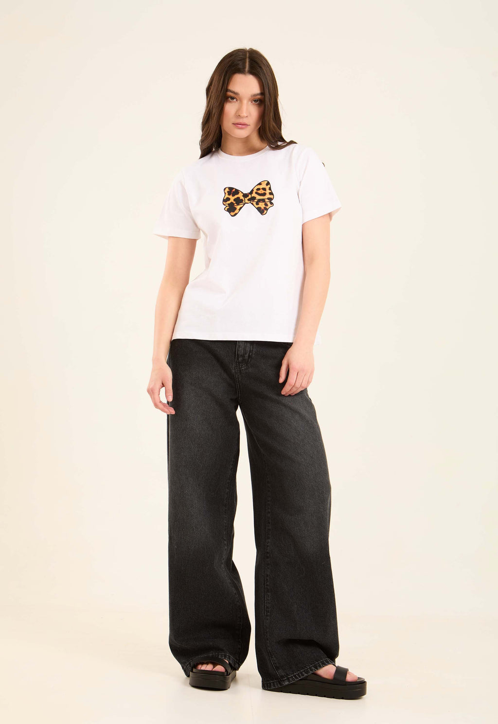 Short Sleeves Tee with Front Leopard Bow