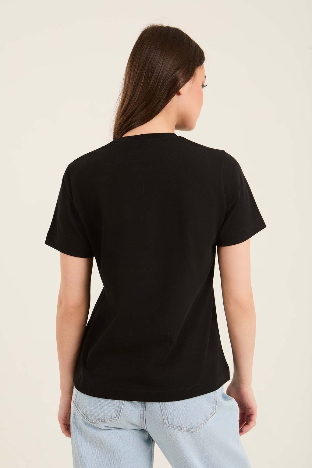 Short Sleeves Cotton Tee with "ÍÊÔæÝ ÇáWhale" Print