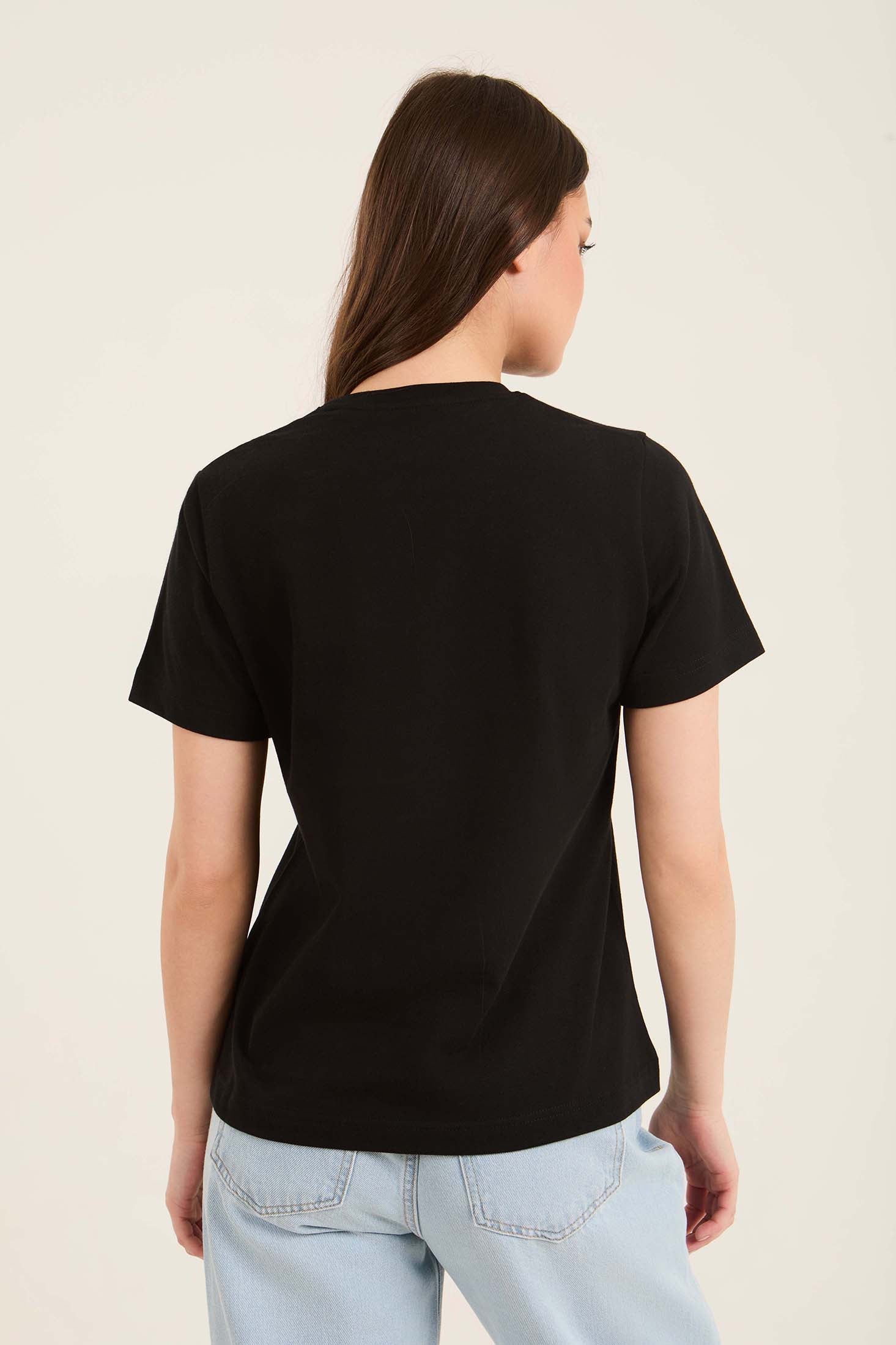 Short Sleeves Cotton Tee with "ÍÊÔæÝ ÇáWhale" Print