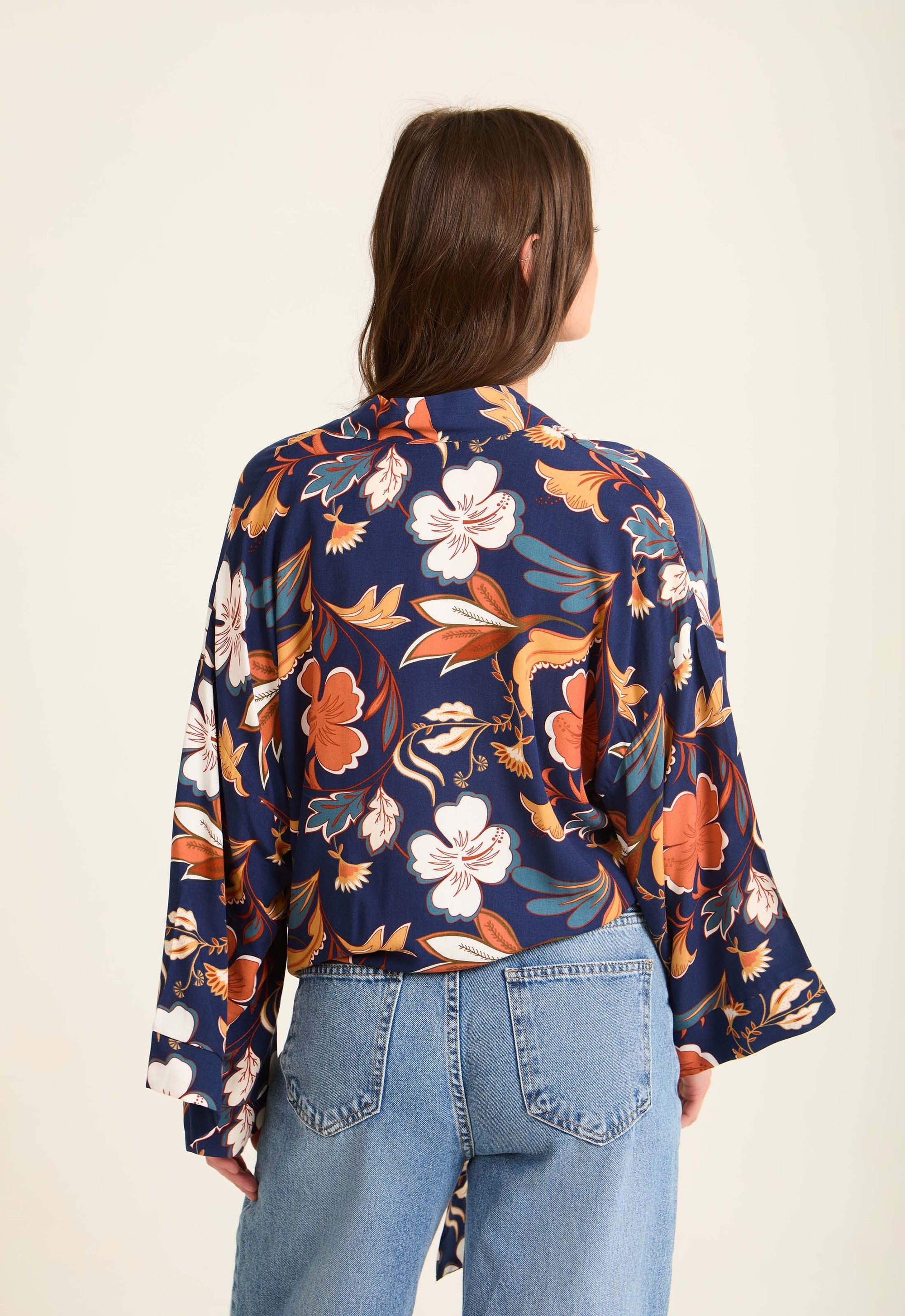 Fashionable Tropical Floral Tie-Front Short Kimono
