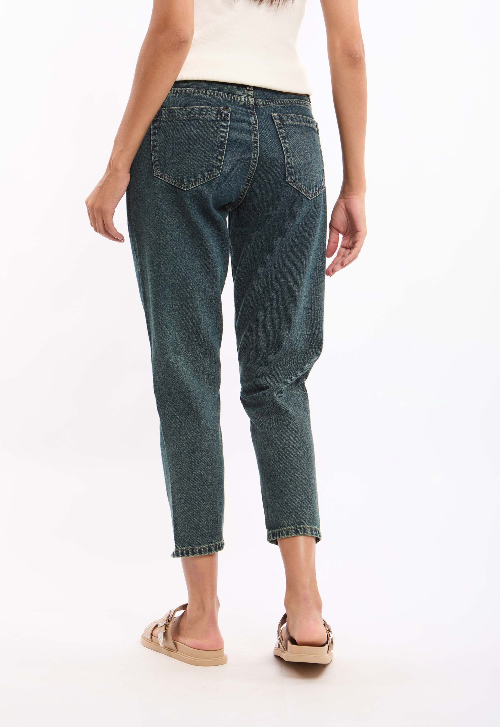 Ankle-Length Tapered Jeans with Notched Hem