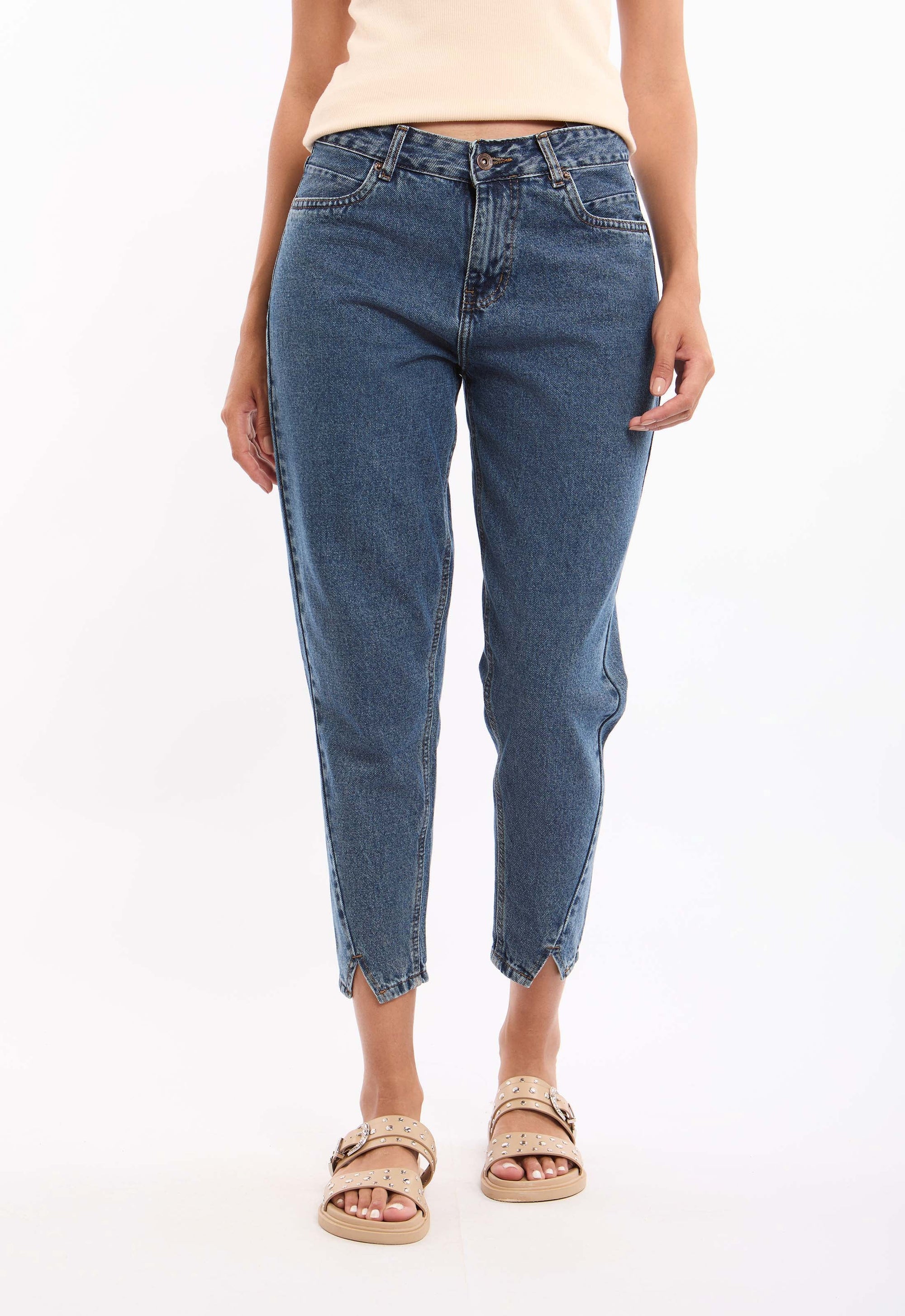 Ankle-Length Tapered Jeans with Notched Hem