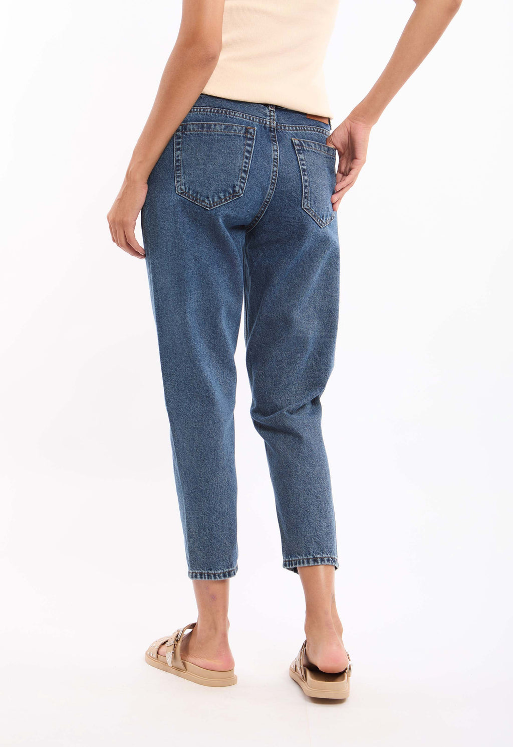Ankle-Length Tapered Jeans with Notched Hem