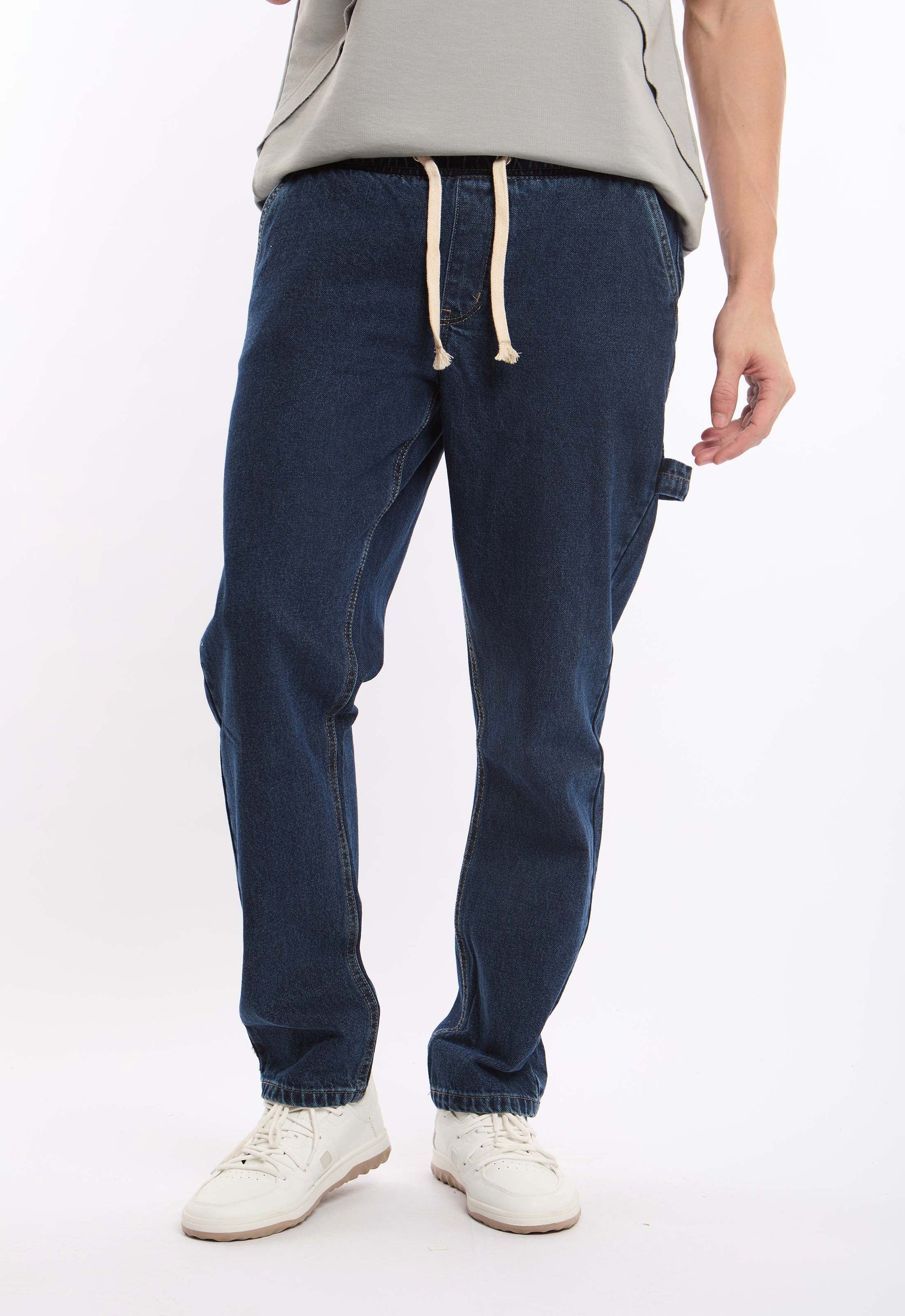 بنطلون دنيم مريح بساق مستقيمة ووسط مطاطي برباط