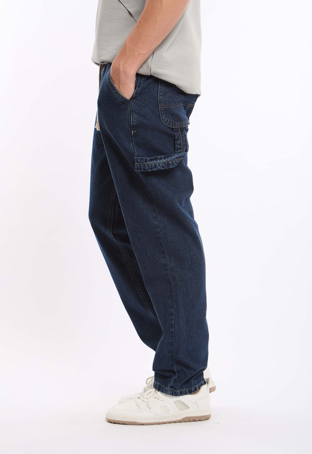 بنطلون دنيم مريح بساق مستقيمة ووسط مطاطي برباط