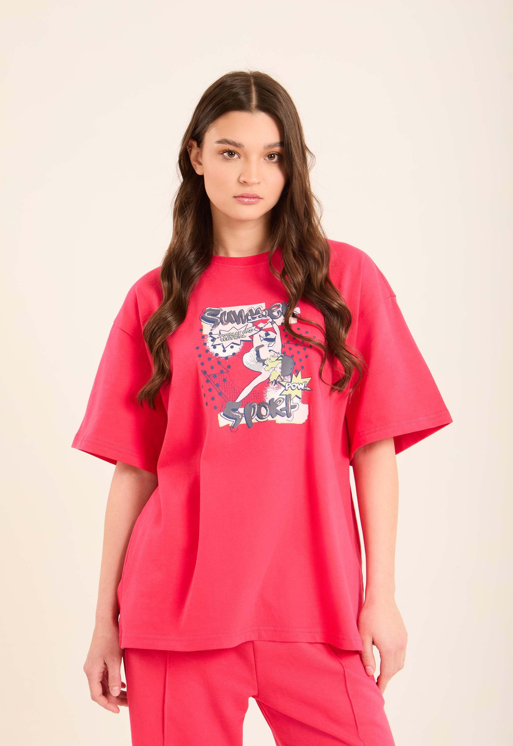 Elbow Sleeves Tee with "Summer Sport" Print