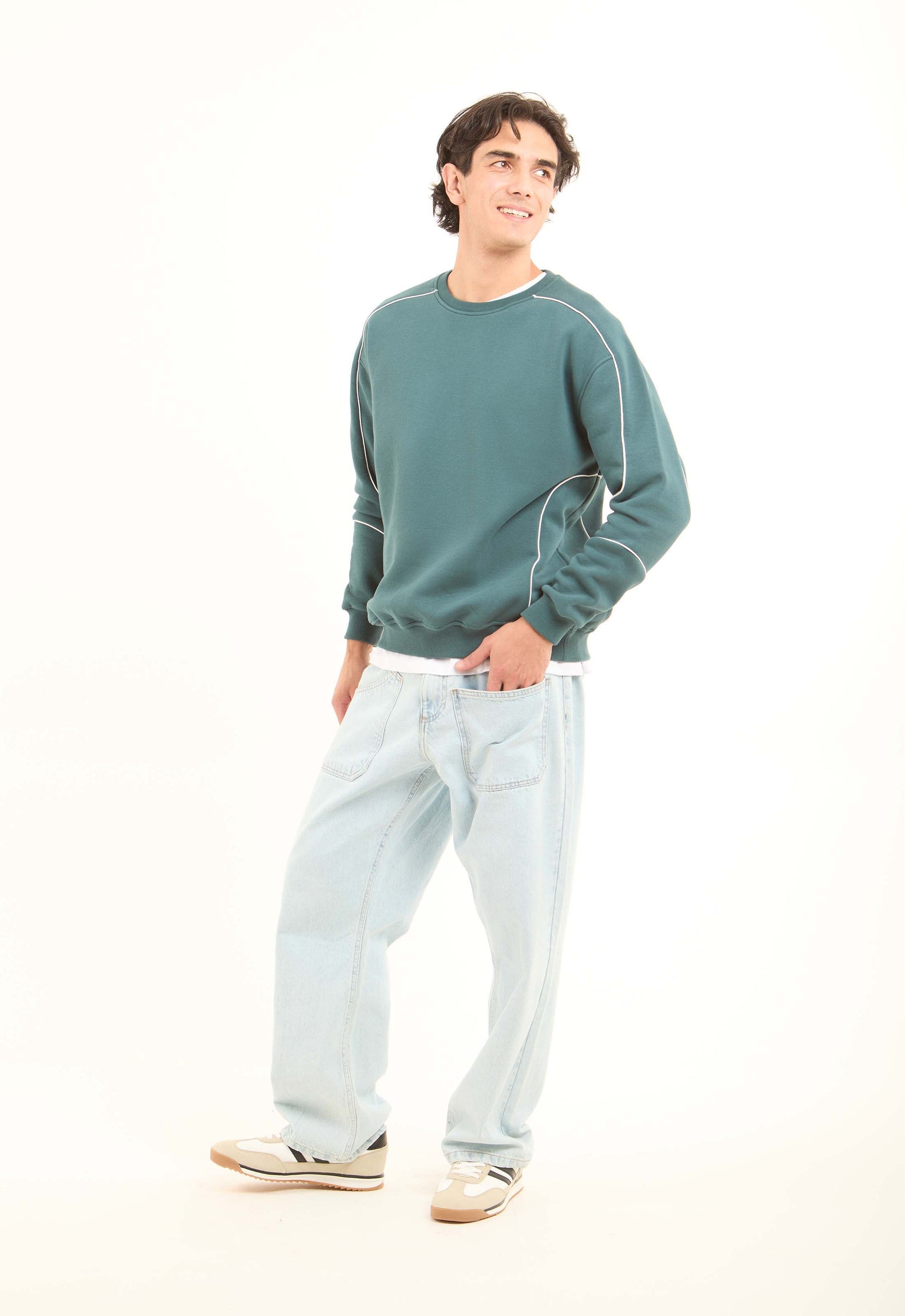 Long Sleeves Solid Sweatshirt with Piping Detail