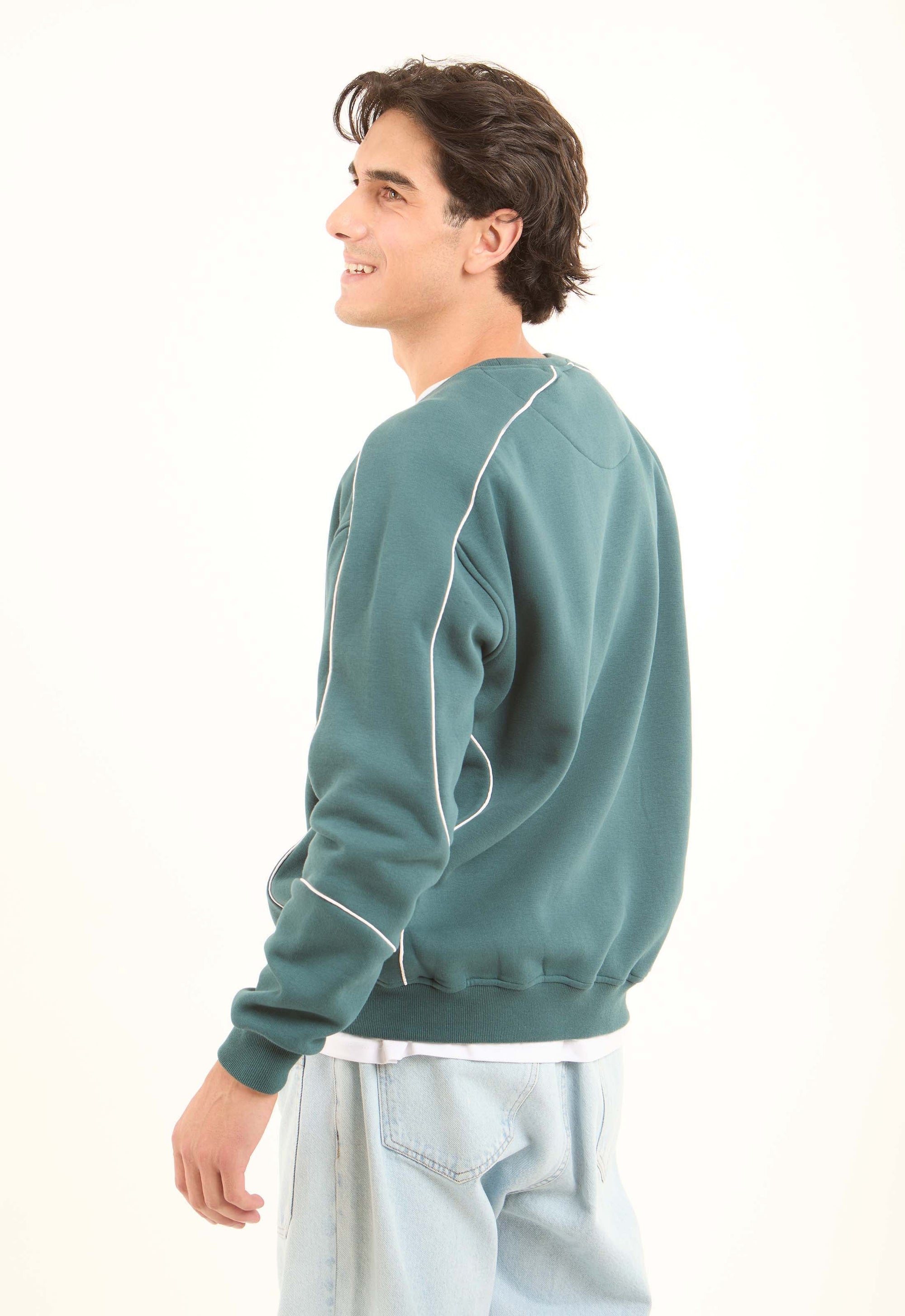 Long Sleeves Solid Sweatshirt with Piping Detail