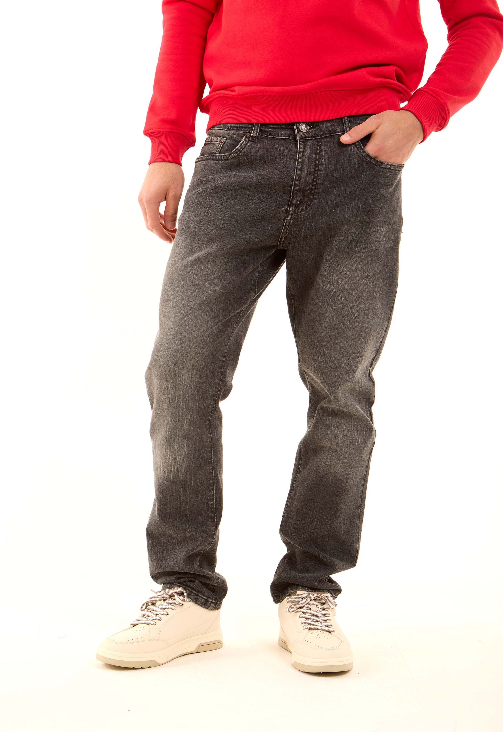 Classic Straight-Fit Washed Jeans