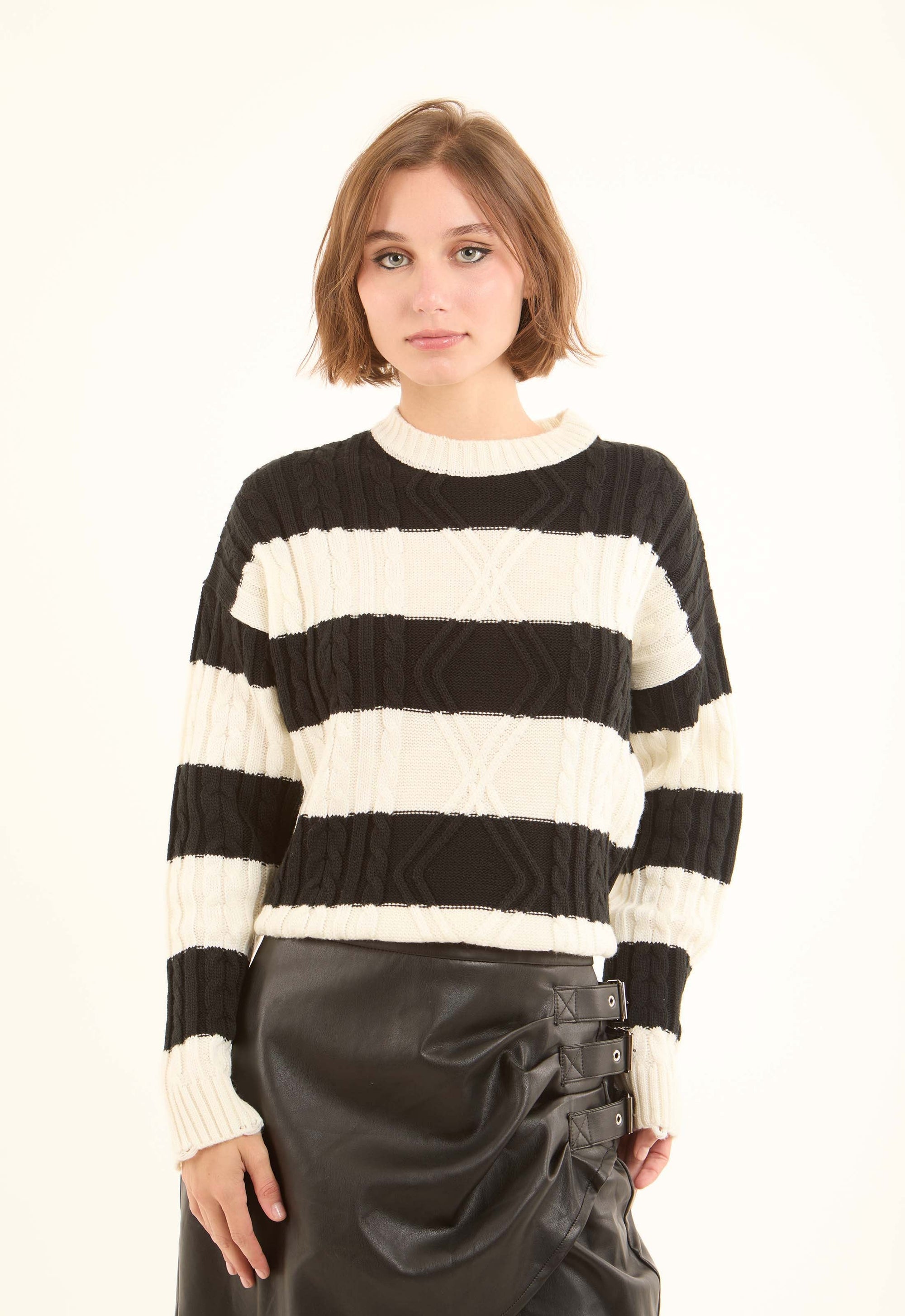 Dual-Tone Striped with Knit Casual Pullover