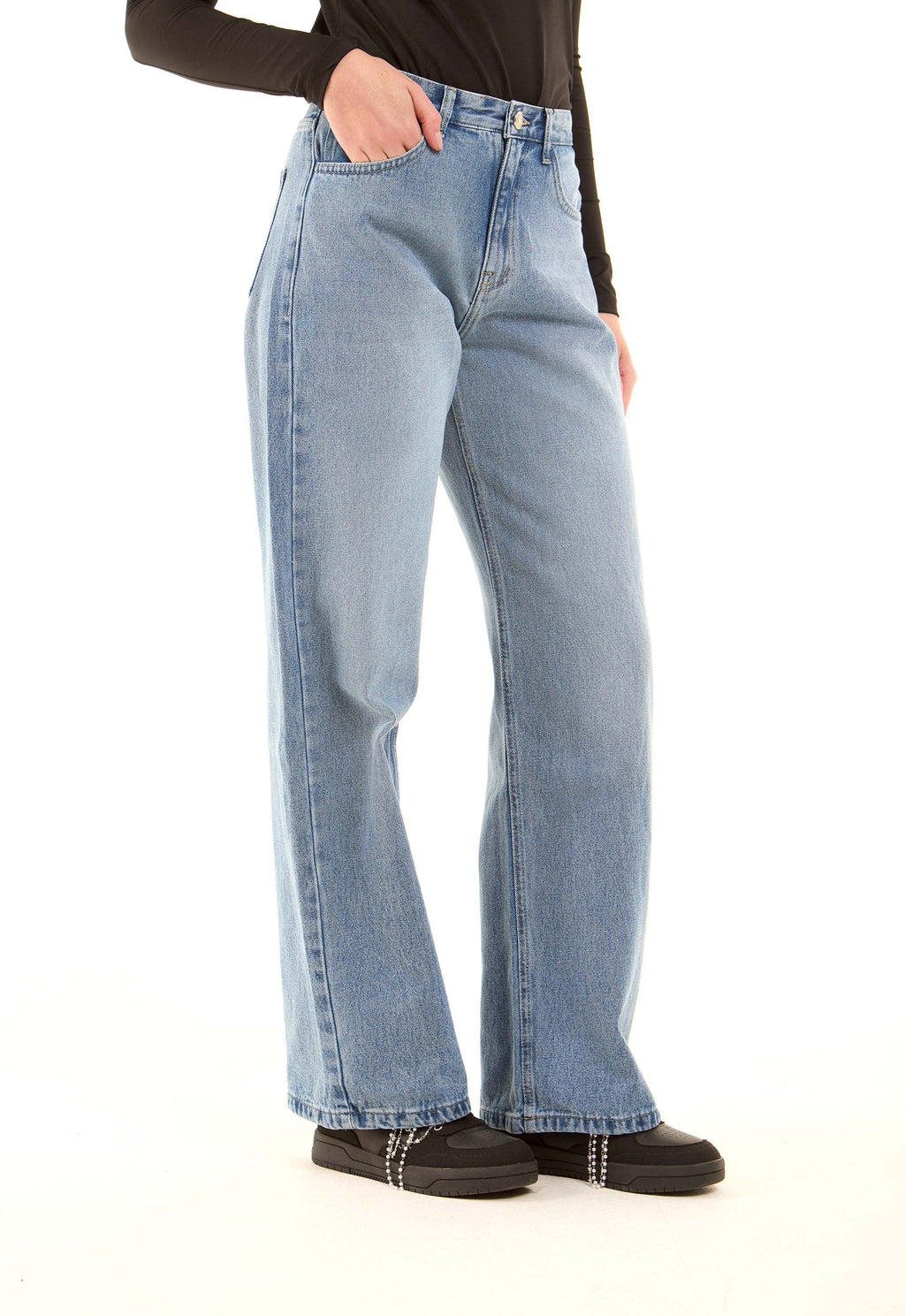 Wide-Leg Stretch Denim Pants