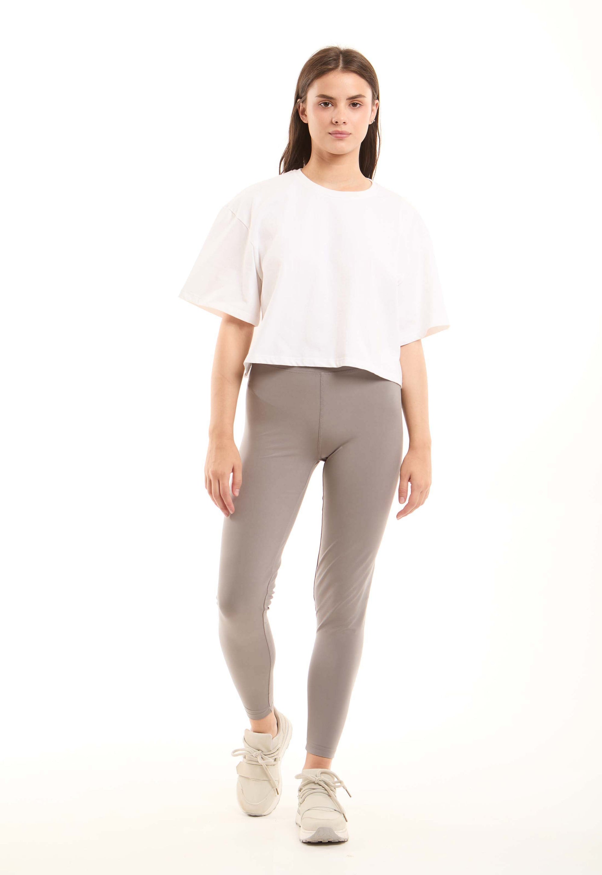 Stretch Leggings Featuring a Sculpted Fit