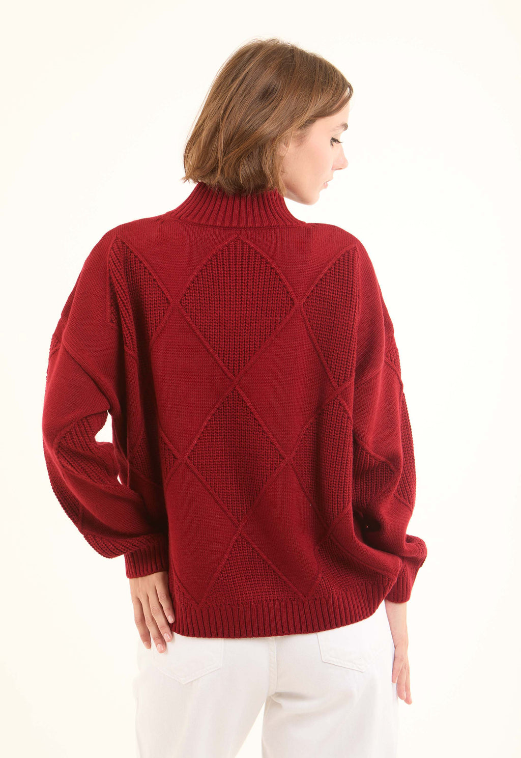 بلوفر شتوي سيمك محبوك بنقشة ماسات