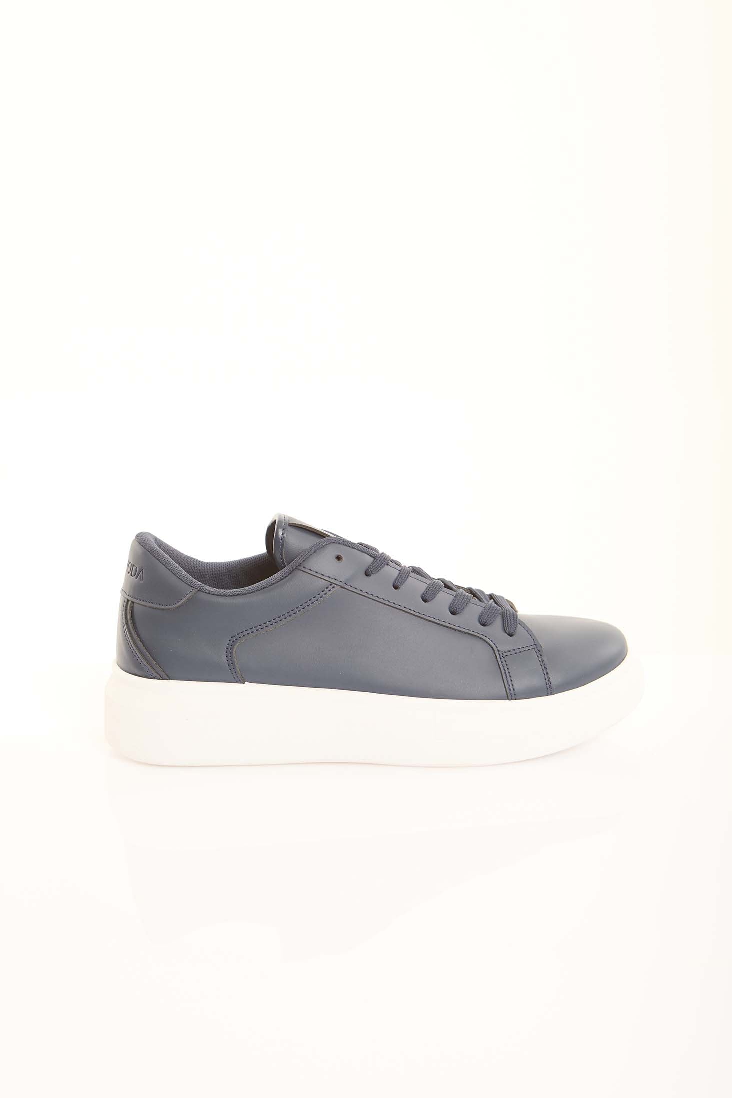 Classic Plain Panel Low-Top Trainers