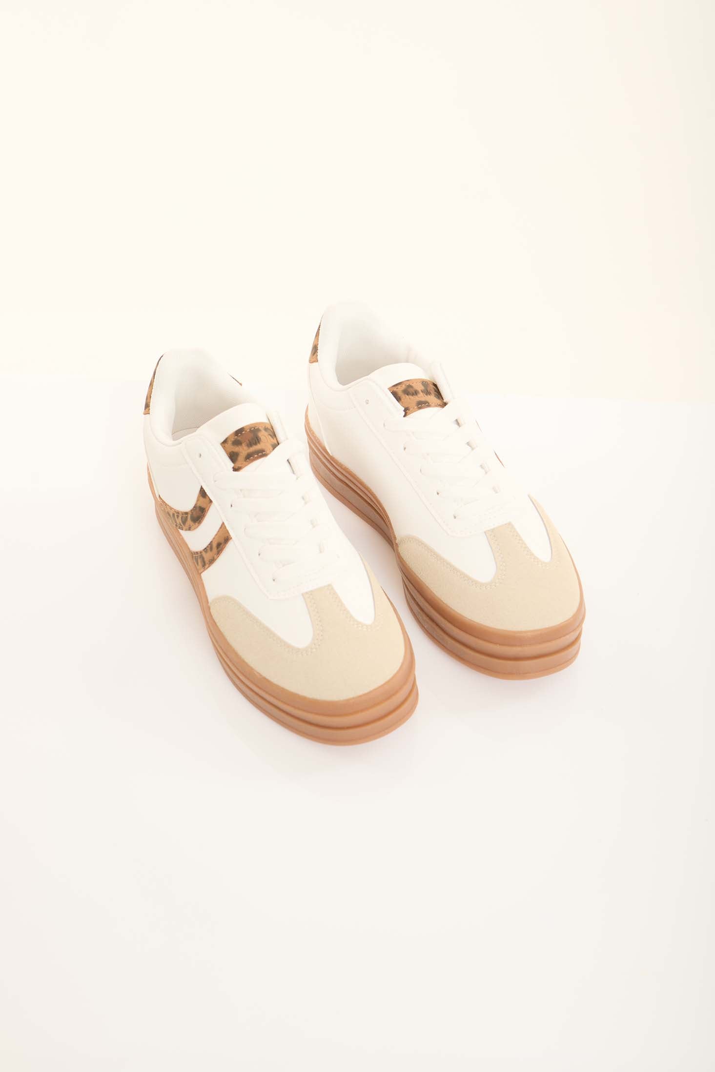 Mid-Sole Leather Shoes with Leopard Touch