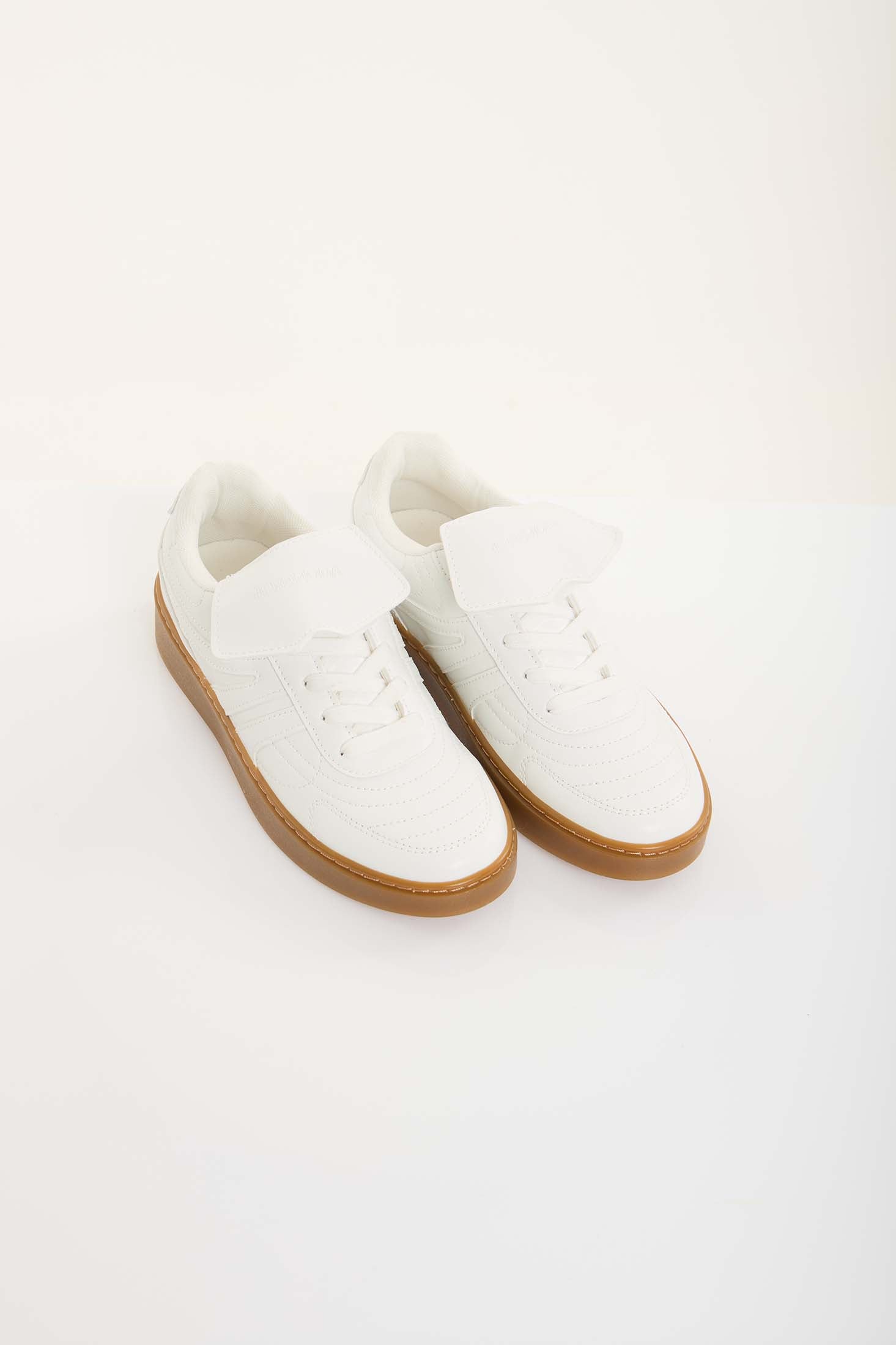 Leather Casual Shoes with Simple Stitches