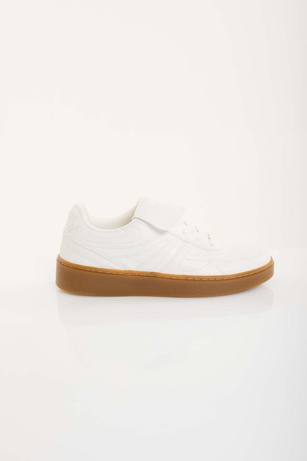 Leather Casual Shoes with Simple Stitches