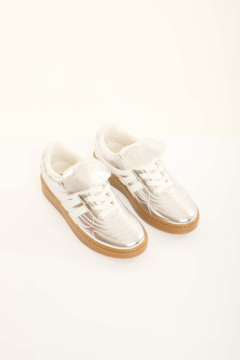 Leather Casual Shoes with Simple Stitches