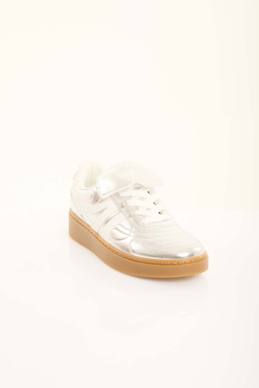 Leather Casual Shoes with Simple Stitches