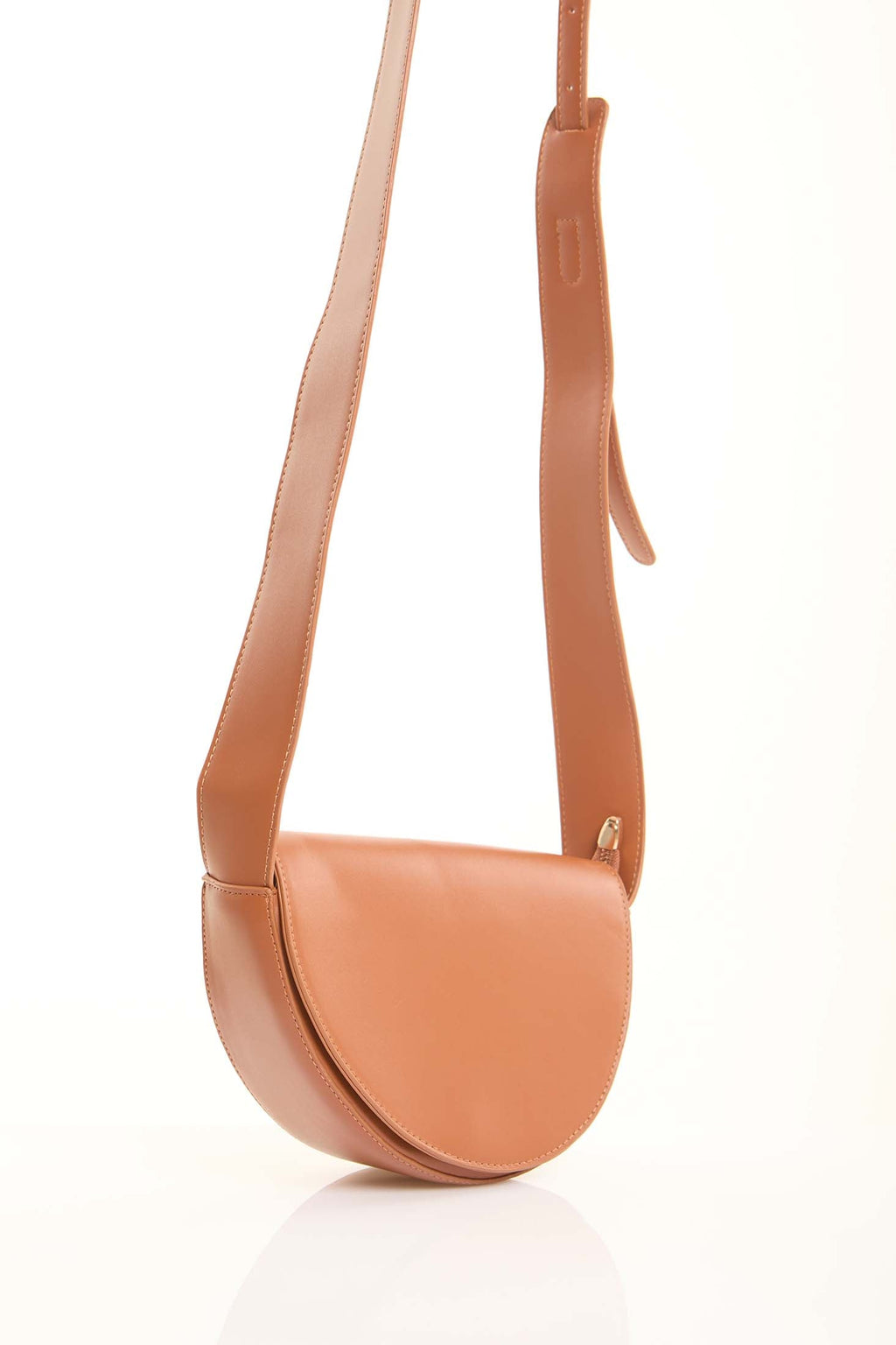 Daily Crossbody Bag with Streamlined Form