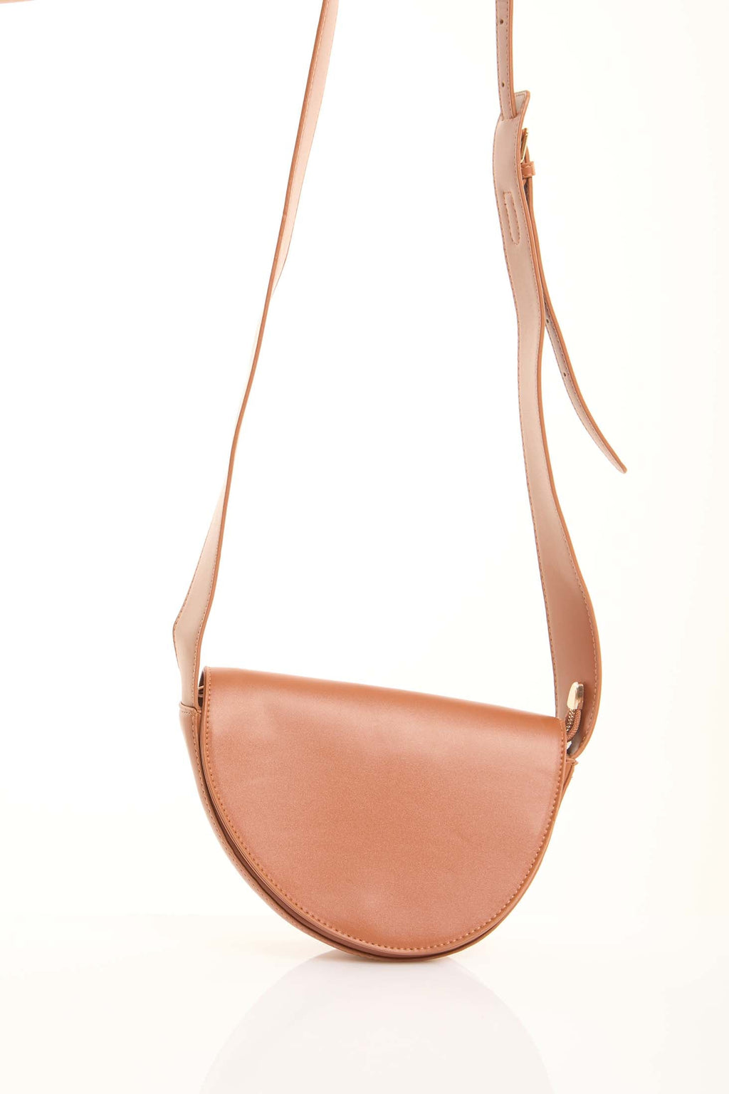 Daily Crossbody Bag with Streamlined Form