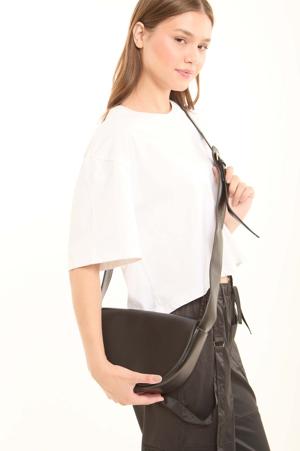 Daily Crossbody Bag with Streamlined Form