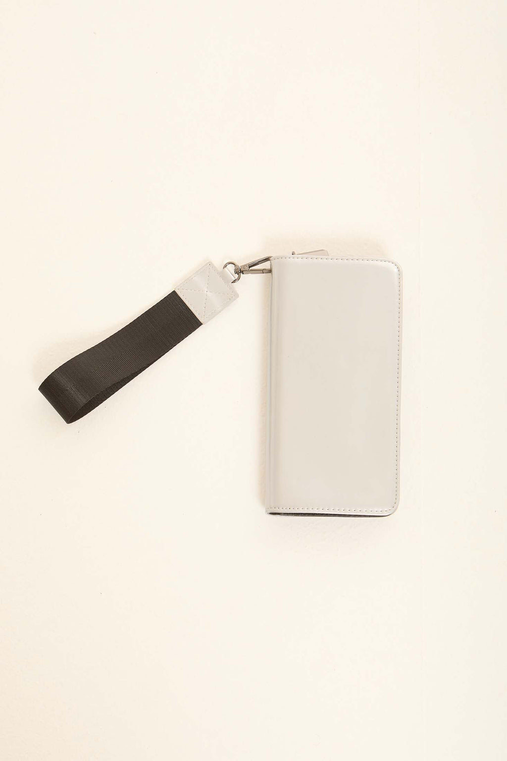 Daily Leather Wristlet Zip Wallet