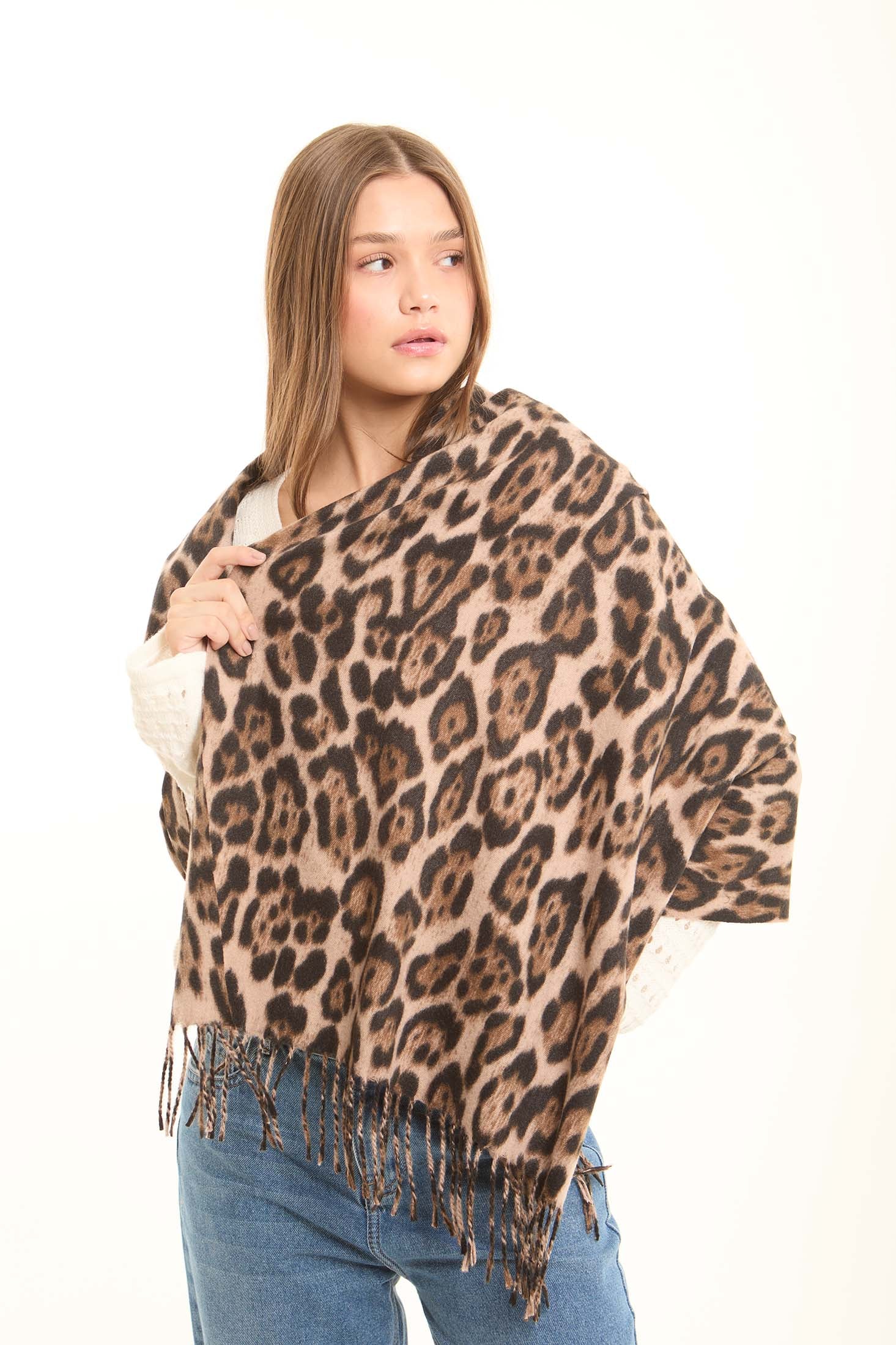Leopard with Fringes Elegant Shawl